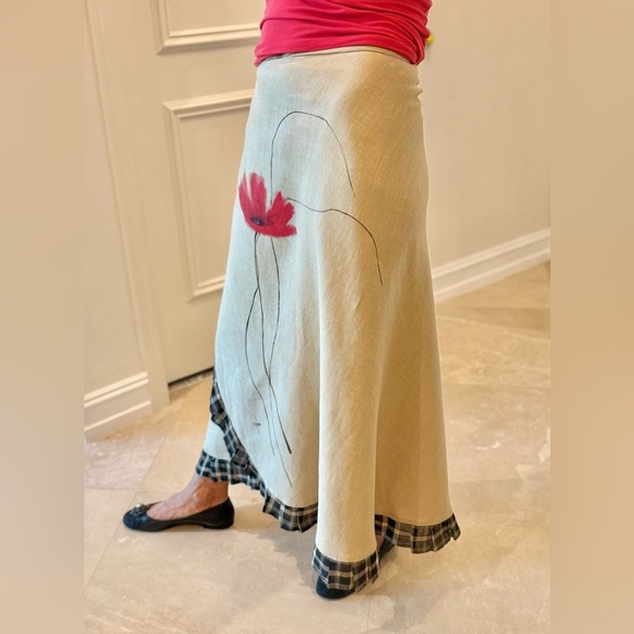 Elegant wraparound Linen Beige Skirt w Black Trim, Handpainted Flower,Size S-M - Picture 7 of 13